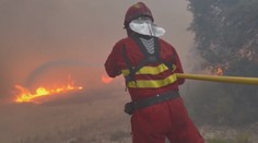 Jih Evropy je v plamenech. Požáry ničí dovolenkové destinace