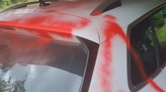 Spor o elektrárnu na Svitavsku se vyhrotil. Ženě někdo posprejoval auto