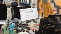 Češi v kancelářích pracují méně hodin než dřív. Jejich výsledky jsou ale lepší