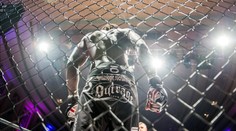 Vzdal se vlasů, aby navážil. MMA fighter se před kamerami nechal ostříhat