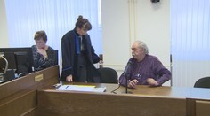 Zavřel ženu v domě a zapálil ho. "Umřela kvůli alkoholu," tvrdí