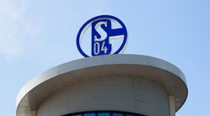 Schalke končí s ruským sponzorem, injekci může poskytnout největší rival