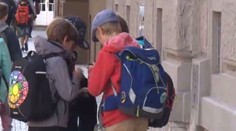 Školáci nosí těžké aktovky! Víme, kolik nejvíc má školní taška vážit