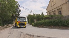 Kamiony ničí obce ve středních Čechách. Petice chce zakázat jejich tranzit