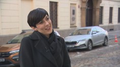 Pekarová Adamová nátlak ustála. Poslanci ji z čela Sněmovny neodvolali
