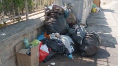 Z perly Jadranu smetiště. Město v Chorvatsku zasypaly haldy odpadků