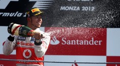 Monzu ovládl Hamilton, lídr šampionátu Alonso dojel třetí