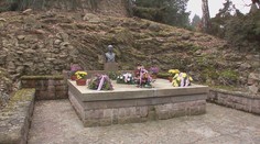 VIDEO: Vandal poškodil bustu prezidenta Beneše! Pátrání