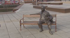 Kuriózní krádež v Kralupech. Někdo odnesl součást sochy vojáka Švejka