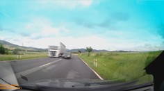 Kamioňákovi v protisměru vděčím za život, popsal horor na silnici řidič