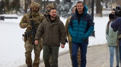 Bear Grylls se setkal se Zelenským. Ochranka si myslela, že ho chce otrávit