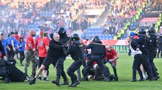 GLOSA: Český fotbal pro fanoušky? Chuligánům patří doživotní zákaz