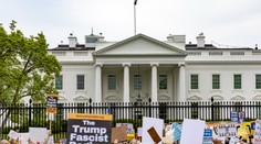 Tisíce lidí protestovaly v USA proti politice Trumpovy administrativy