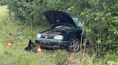 Vážná nehoda na Královéhradecku. Tři zranění, pro mladou ženu letěl vrtulník