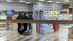 Lupič udeřil na zlatnictví v Mostě a s kořistí zmizel! Hledají ho policisté