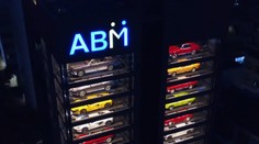 Automat, který vám místo jídla a pití nabízí výjimečná auta