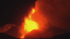 VIDEO: Etna se probudila k životu! Chrlila lávu až sto metrů vysoko