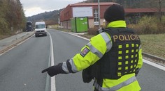 Hraniční kontroly budou pokračovat. Protahuje je příliv migrantů