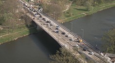 Oprava problémového mostu v Pardubicích má další termín dokončení, tentokrát červenec