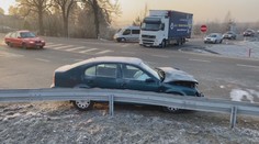Teploty přes den šplhají a v noci stále mrzne, doplácí na to především řidiči