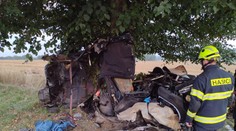 Tragická noc na českých silnicích: Na D35 našli ohořelé tělo, u Svitav zemřel mladý řidič
