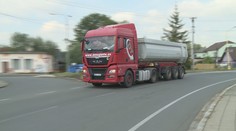 Obyvatelé Paskova si stěžují na nákladní auta. Začali podepisovat petici