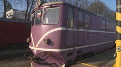 Úzkokolejka je zpět na kolejích. První jízda přilákala davy nadšenců