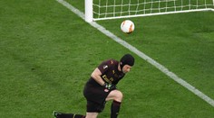 Fanoušci Arsenalu se pustili do Čecha! Stál jsi nás trofej, zuří