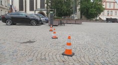 V Táboře začaly mizet dopravní kužely. Pachateli se nakonec vymstily městské kamery
