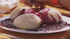 Borůvkobraní přilákalo tisíce lidí. Nechyběly knedlíky ani sladké speciality