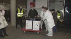 Vakcína je v Česku! Nemocnice v Praze a Brně si převzaly první várku