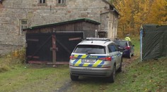 Smutný příběh ze Smržovky: Pepa a Karolína jsou ze dne na den sami. Vrah jim zastřelil rodiče