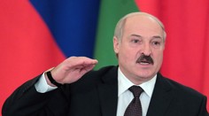 Kluk vyzval Lukašenka, aby se polil ledovou vodou! Hrozí mu trest