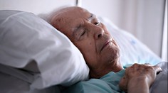 Průlom v odhalování Alzheimerovy choroby. Vědci vyvinuli nový krevní test