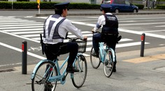 Opilý policista usnul na ulici. Ztratil přitom batoh s důležitými dokumenty