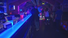 Zavřeno od půlnoci! Toto opatření nás může položit, stěžují si v barech