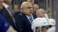Barry Trotz je na dlažbě. Islanders oznámili, že trenér byl vyhozen