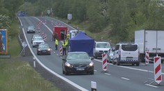 Kolonám na hranicích odzvonilo. Otevřely se další hraniční přechody