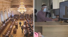 Řada radnic vyvěsila černý prapor. Tichý protest mohou utnout poslanci