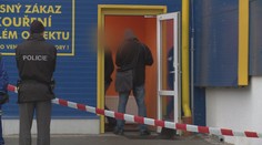 Skladník ukradl 3 tuny granulátu. Řidič nevěděl, že mu pomáhá krást