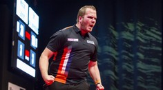 Price přejel Kinga, raduje se i Chisnall a nenasazený van Duijvenbode
