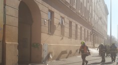 V Brně hořel sklep domu, hasiči museli evakuovat 16 lidí