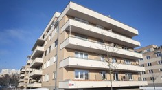 Soud odročil případ podivně zabitého muže. Jednu z obviněných pustil z vazby