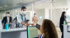 Europoslanci požadují bezplatné covid pasy, Česko je chce zpoplatnit