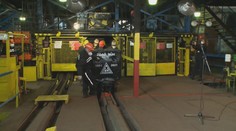 Končí karvinský důl ČSA. Horníci vyvezli symbolicky poslední vozík uhlí