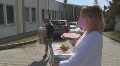 Učitelky pomohly záchranářům a lékařům: Upekly plná auta dobrot