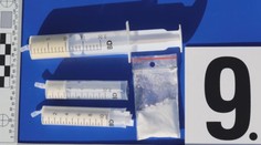 Drogový dealer se snažil ujet po polní cestě. Před policejním SUV neměl šanci