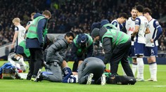 Strach o oporu Tottenhamu. Hráč se po rohu bezvládně skácel k zemi