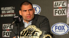 Bývalý šampion UFC je venku. Bojovník obviněný z pokusu o vraždu složil kauci