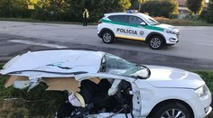 Srážka s kamionem roztrhla auto na dvě části. Řidič jako zázrakem přežil